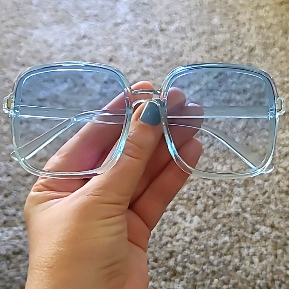 🔥Blue Clear Sunglasses Glassed Chic Style & Celeb Trending - Picture 3 of 8